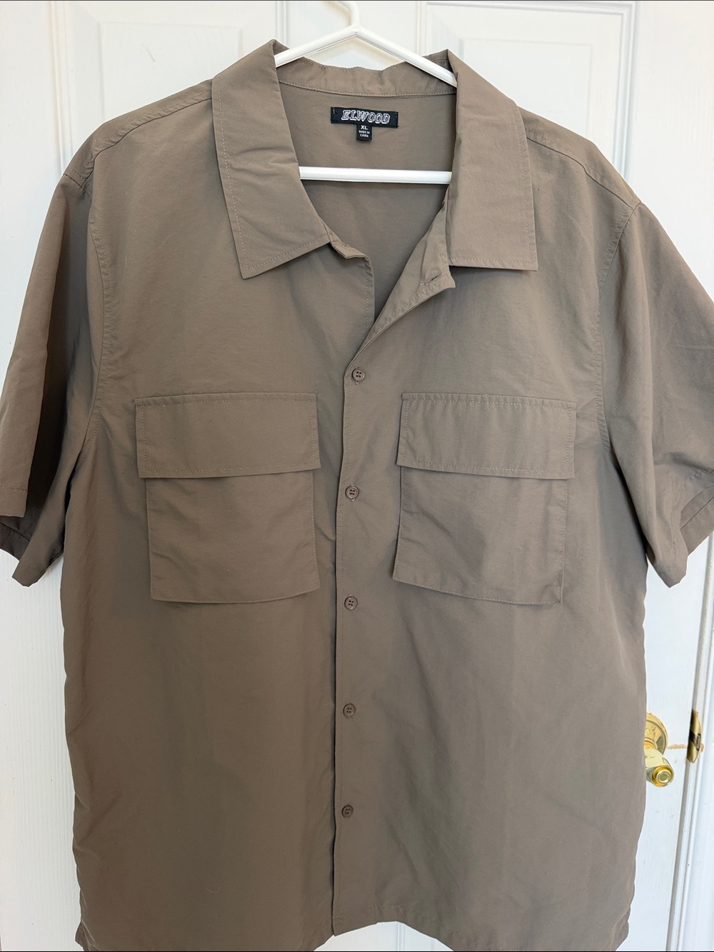 Elyxoo Men's Short-Sleeve Casual Button-Down Shirt in Taupe